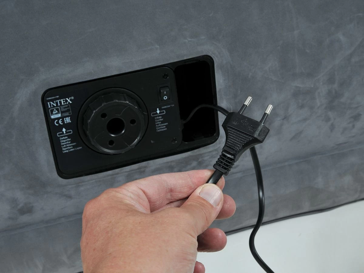 Intex Comfort Plush Queen Luchtbed 5 Intex Comfort Plush Queen Luchtbed - Image 3